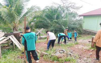 Penghijaun Lingkungan Sekolah